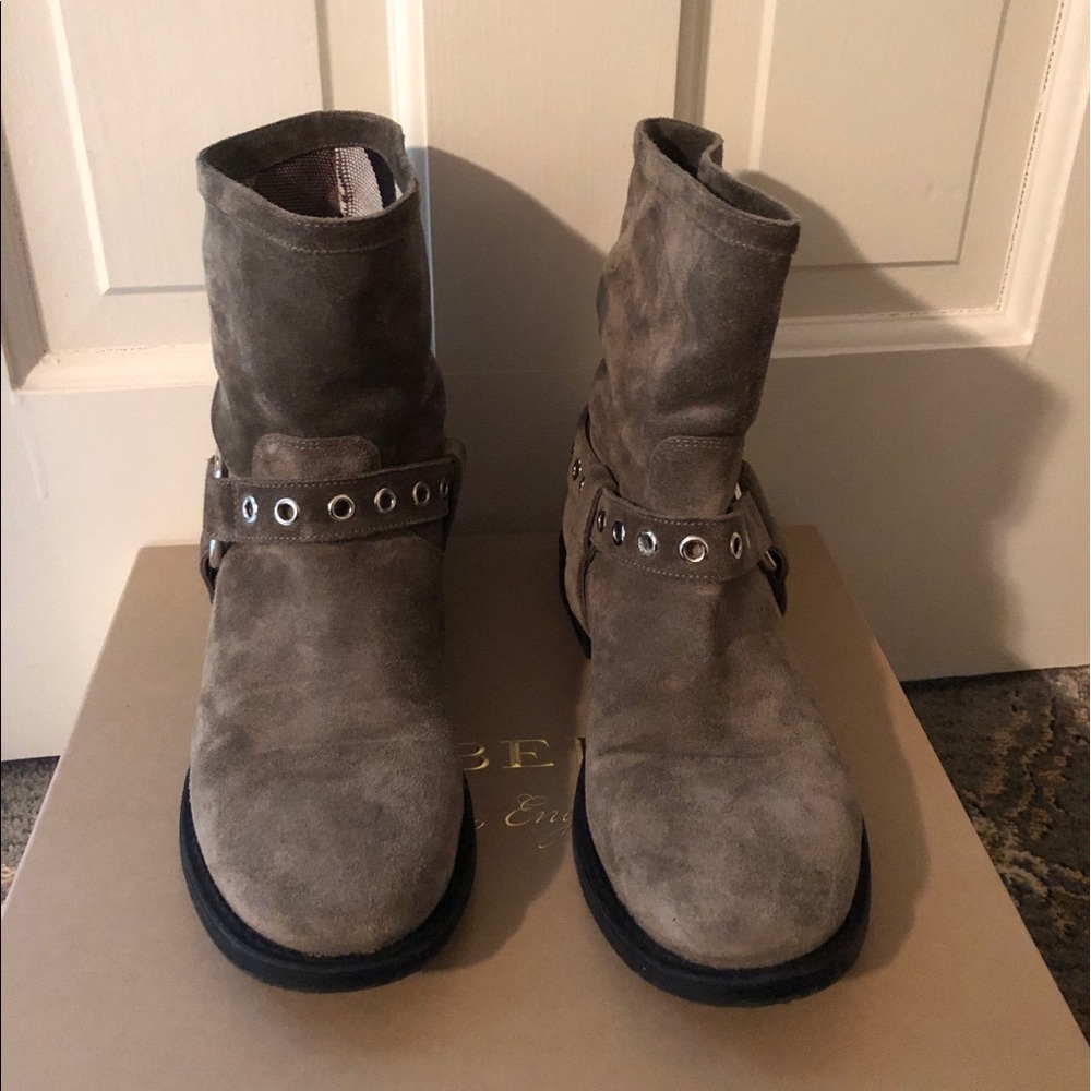 Burberry queenstead flat ankle boot